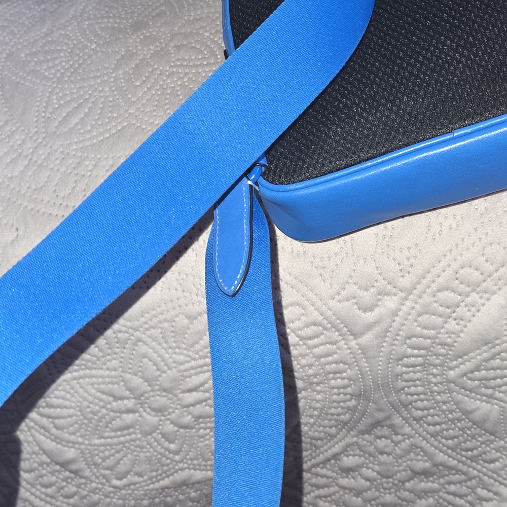 Coach Blue Crossbody Bag - Picture 3 of 9